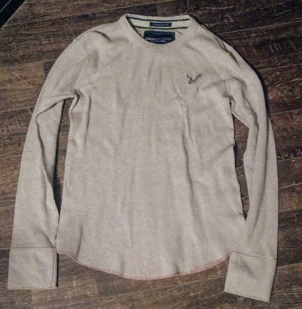 American Eagle shirt